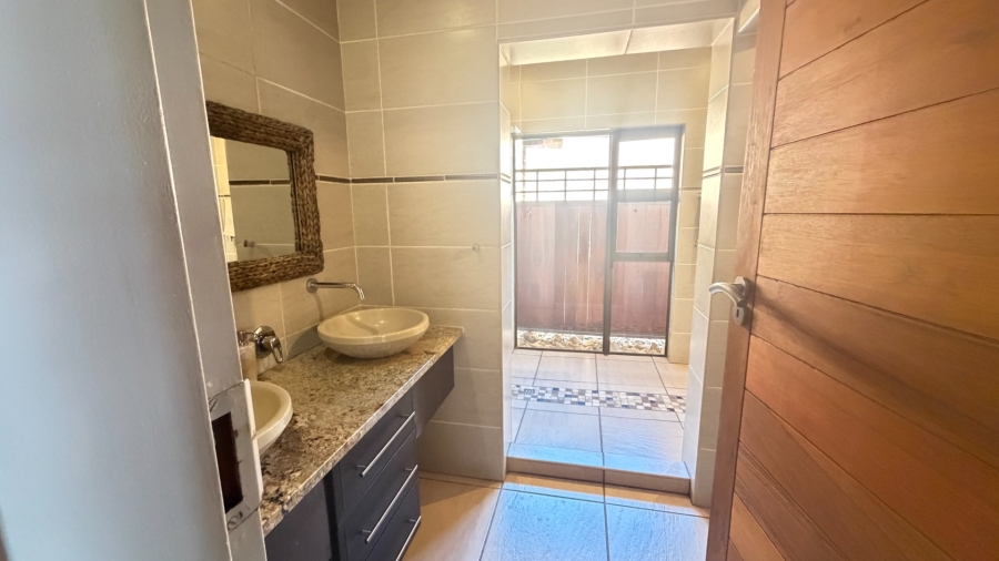 4 Bedroom Property for Sale in Viljoenskroon Rural Free State